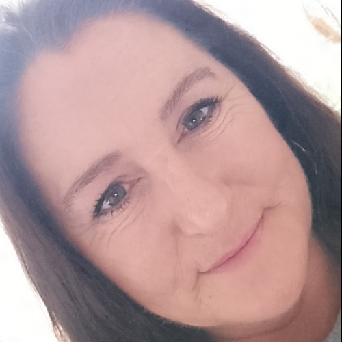Julie F. profile photo