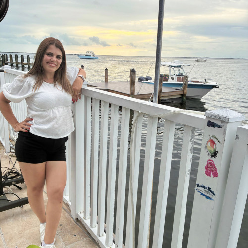 Yeny C. profile photo