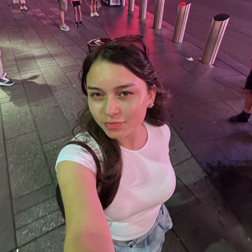 Luna R. profile photo