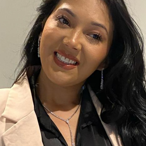 ILIANA R. profile photo