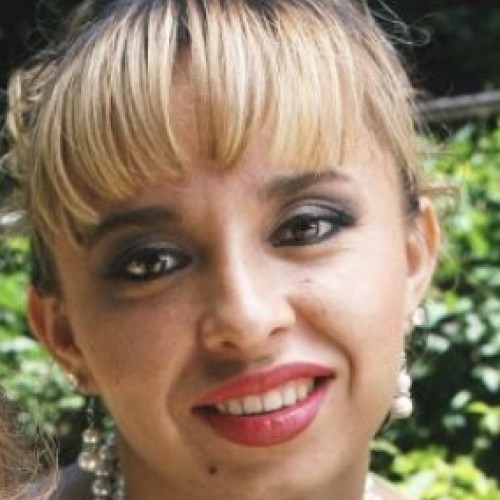 Yuliana R.