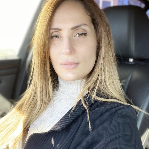 Lina C.