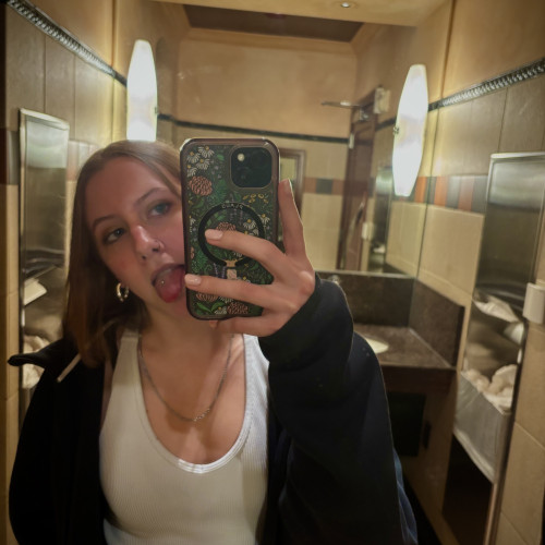 Veronica D. profile photo