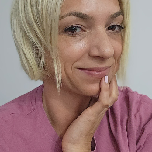 Daniela I.