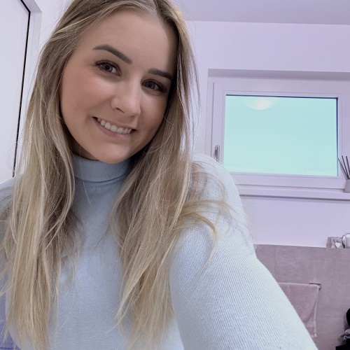Julia T.