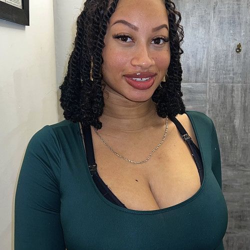 Kamélia C.