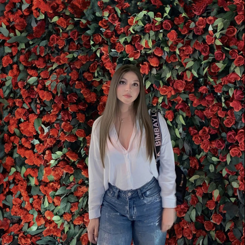 Laura M. profile photo