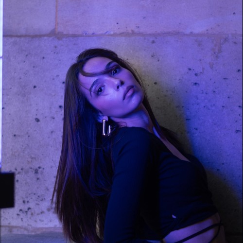 Manelle B.