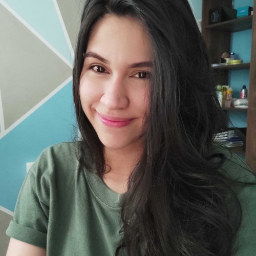 Thais C. profile photo