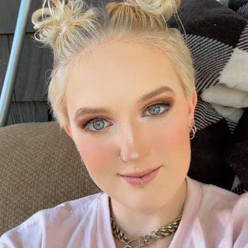 Elizabeth R.