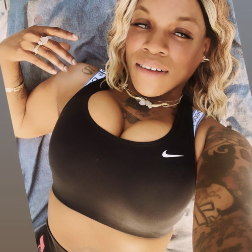 La Nisha B.