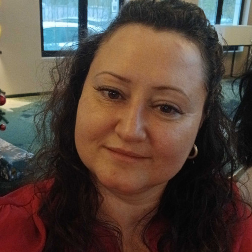 alina e. profile photo