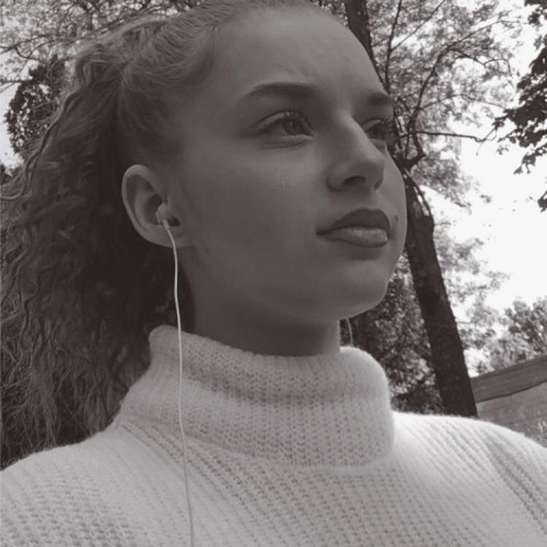 Julia L.