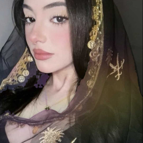 elina l. profile photo