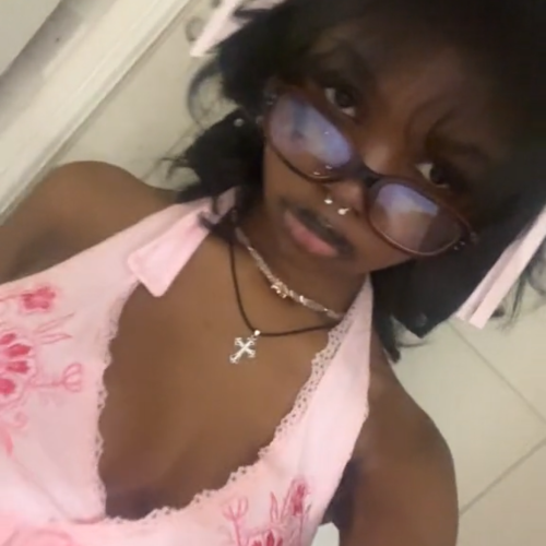 Faye F.
