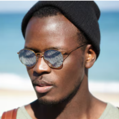 Maro E. profile photo