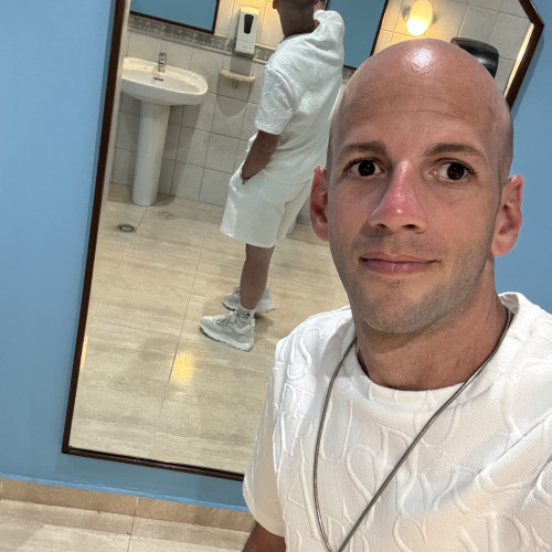 Rolando R. profile photo