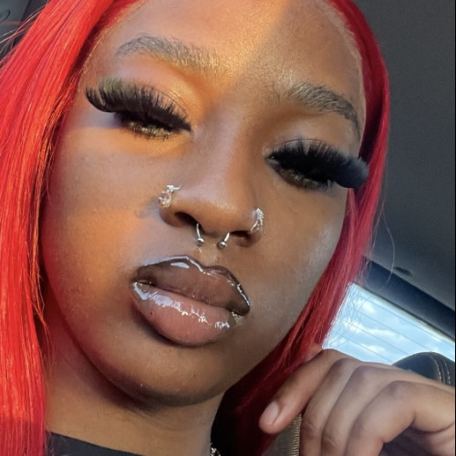Mia M. profile photo