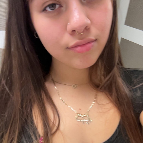 ezlyn a. profile photo
