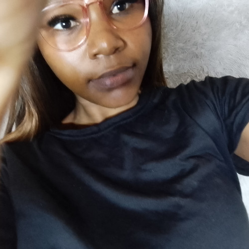 Ayanda  L.