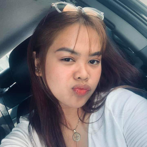 Iris  C. profile photo