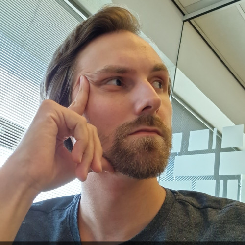 Tom v. profile photo