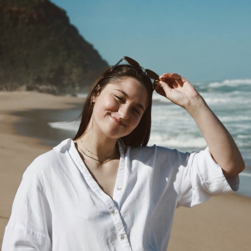 Angi v. profile photo