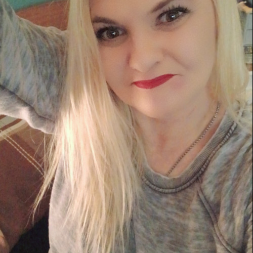 Lora E. profile photo
