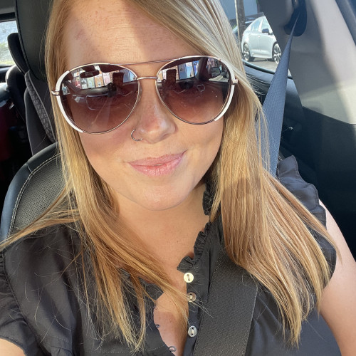 Victoria  L. profile photo