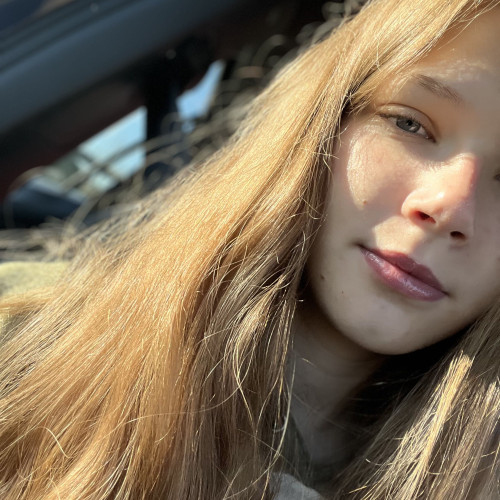 suzzy s. profile photo