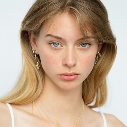 Hortensia L. profile photo