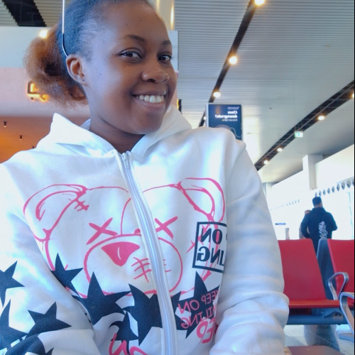 EMMAH L. profile photo