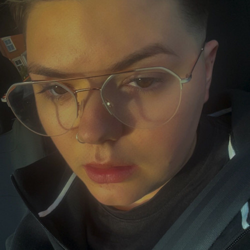 Ellie g.