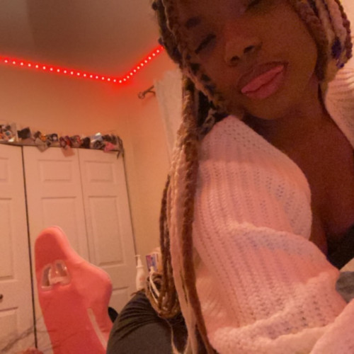 Mahlia L. profile photo