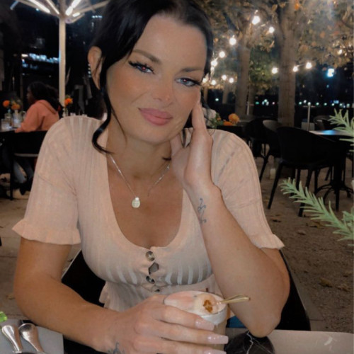 Bella  B.