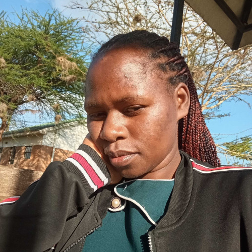 Lizzie l. profile photo