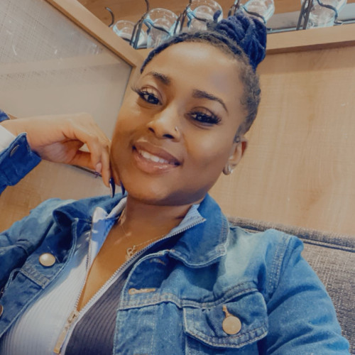 Shanelle V.