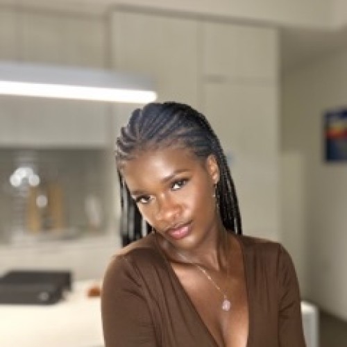 Naomi K.