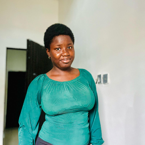 Esther  O. profile photo
