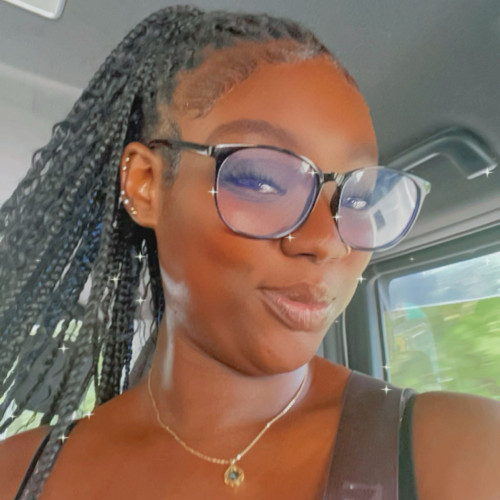 Kiki D.