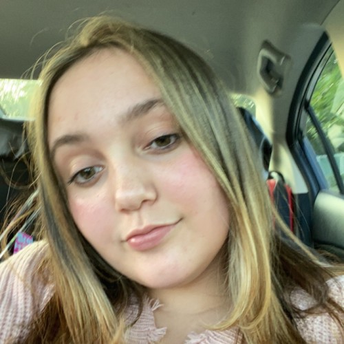 Chloe R.