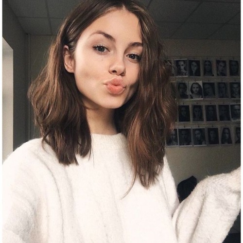 Isabel V.
