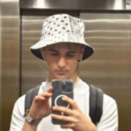 Artur N.