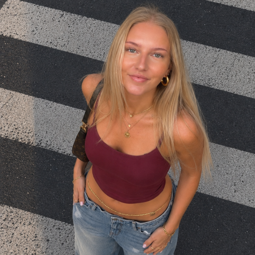 Lara p. profile photo