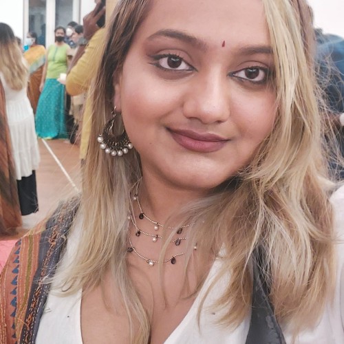 Iniya K.
