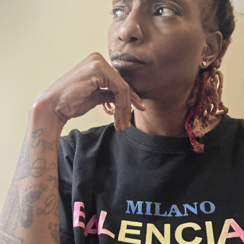 Dee M. profile photo
