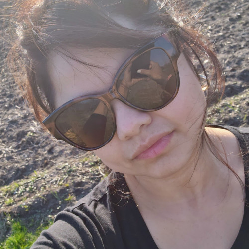 Nena M.