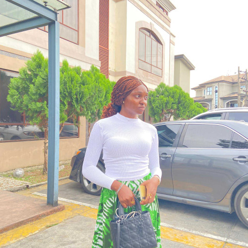 Elizabeth J. profile photo