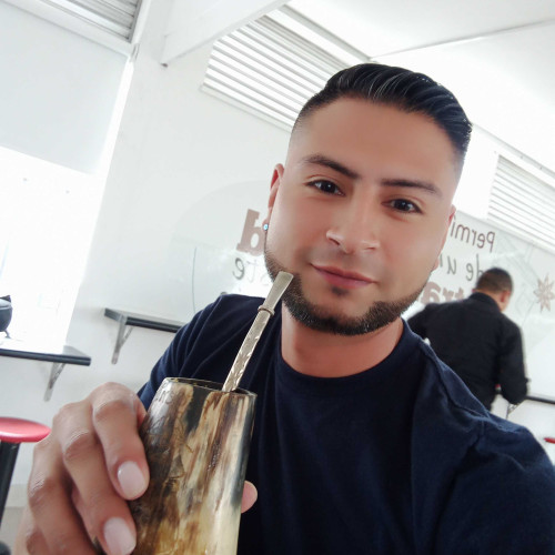 leonardo r. profile photo