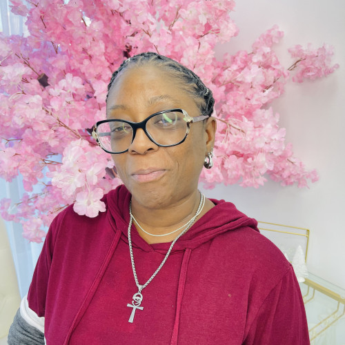 LaVivian  B. profile photo
